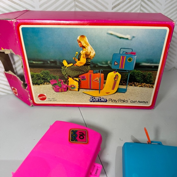 VINTAGE 1978 MATTEL BARBIE DOLL GET AWAYS PLAY PAKS # 2317 TRAVEL LUGGAGE - Picture 3 of 6